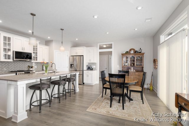 6960 E Rain Garden Lane NE, Rockford, MI 49341