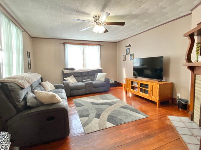 19 Highland Street, Greencastle, IN 46135