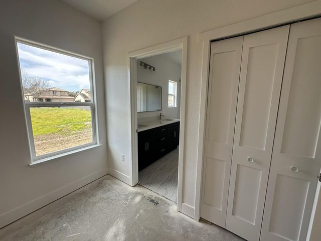 122 Gold Creek Ct, Valley Springs, CA 95252