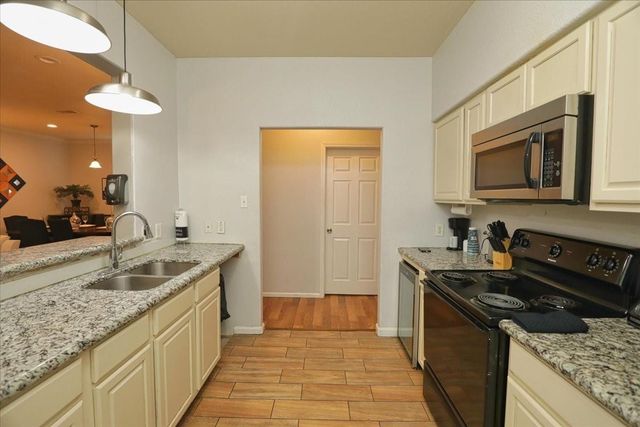 13121 Vickery Street 5, Houston, TX 77039