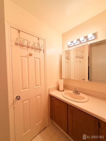 794 Darlington Drive 794, Old Bridge, NJ 08857