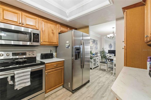 3983 LAKE BAYSHORE DRIVE F-508, Bradenton, FL 34205