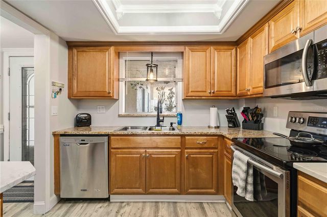 3983 LAKE BAYSHORE DRIVE F-508, Bradenton, FL 34205