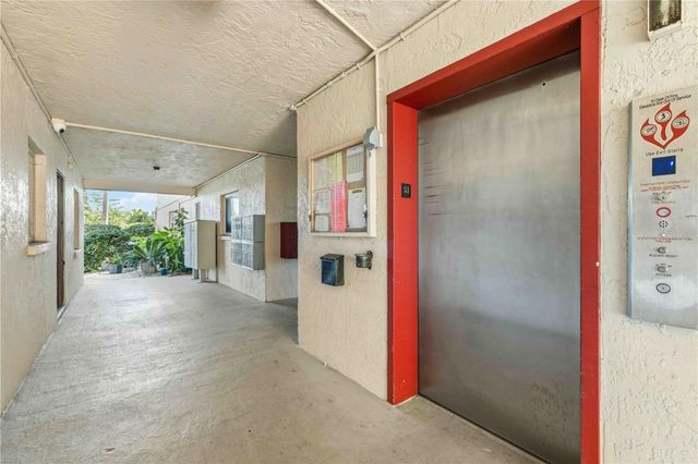 3983 LAKE BAYSHORE DRIVE F-508, Bradenton, FL 34205