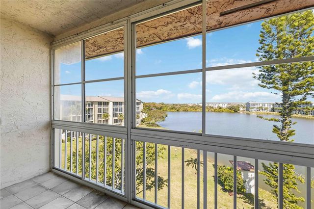 3983 LAKE BAYSHORE DRIVE F-508, Bradenton, FL 34205