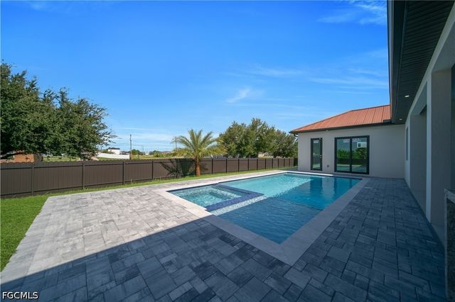 2421 Santa Barbara BLVD N, Cape Coral, FL 33993