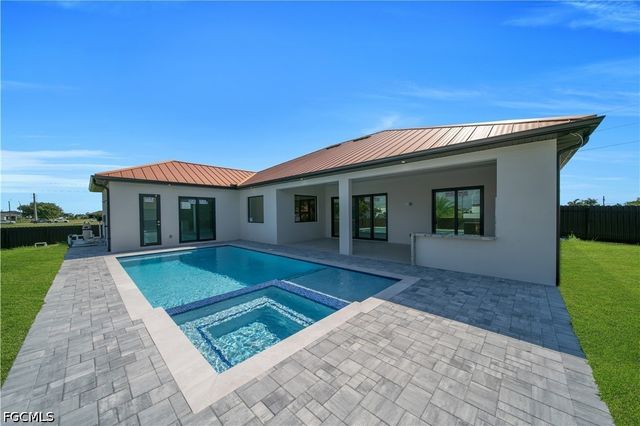 2421 Santa Barbara BLVD N, Cape Coral, FL 33993