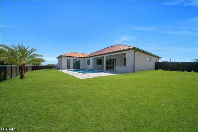 2421 Santa Barbara BLVD N, Cape Coral, FL 33993