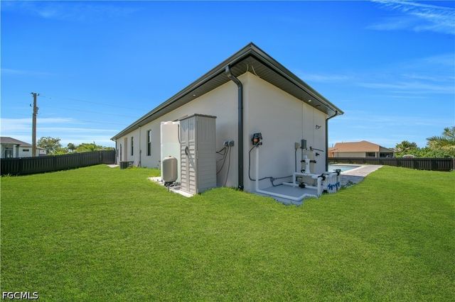2421 Santa Barbara BLVD N, Cape Coral, FL 33993