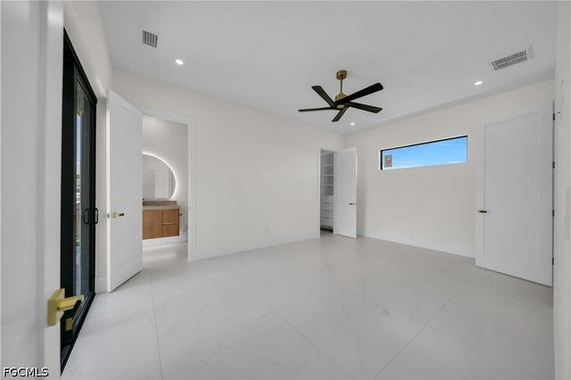 2421 Santa Barbara BLVD N, Cape Coral, FL 33993