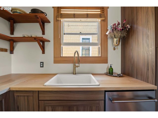1692 FRANKLIN Ave, Astoria, OR 97103