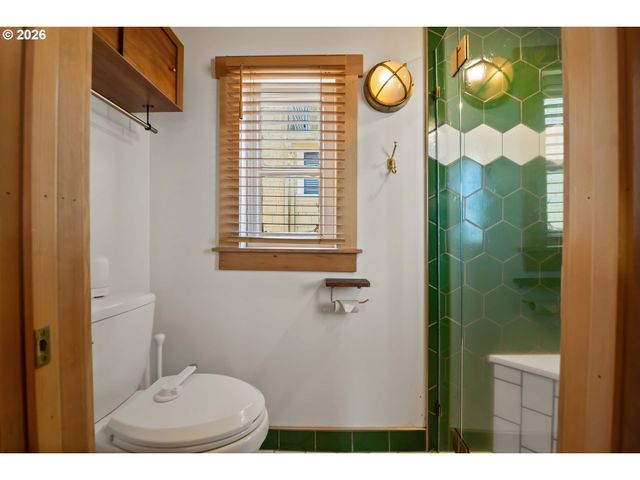 1692 FRANKLIN Ave, Astoria, OR 97103