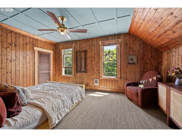 1692 FRANKLIN Ave, Astoria, OR 97103