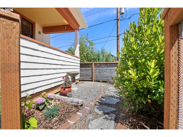 1692 FRANKLIN Ave, Astoria, OR 97103