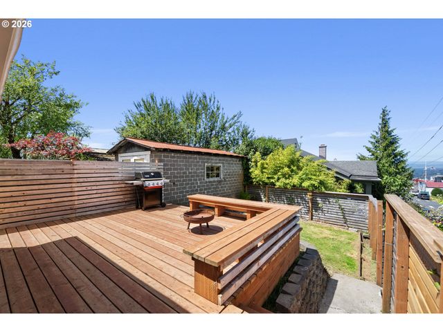 1692 FRANKLIN Ave, Astoria, OR 97103