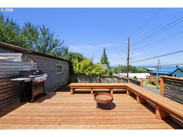 1692 FRANKLIN Ave, Astoria, OR 97103