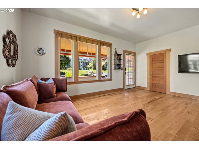 1692 FRANKLIN Ave, Astoria, OR 97103