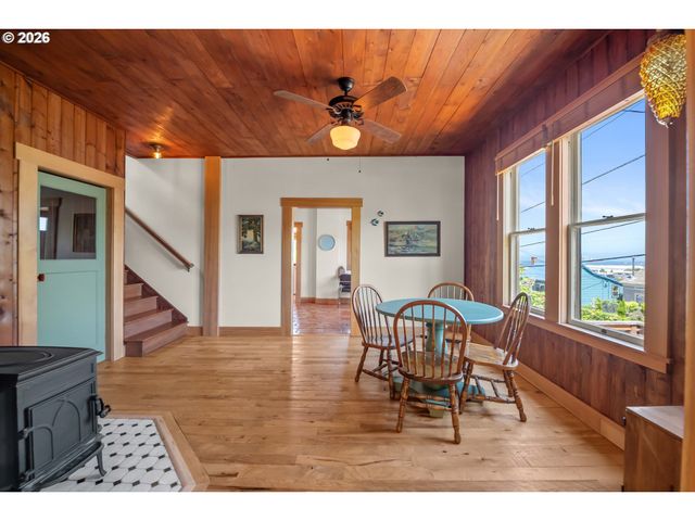 1692 FRANKLIN Ave, Astoria, OR 97103