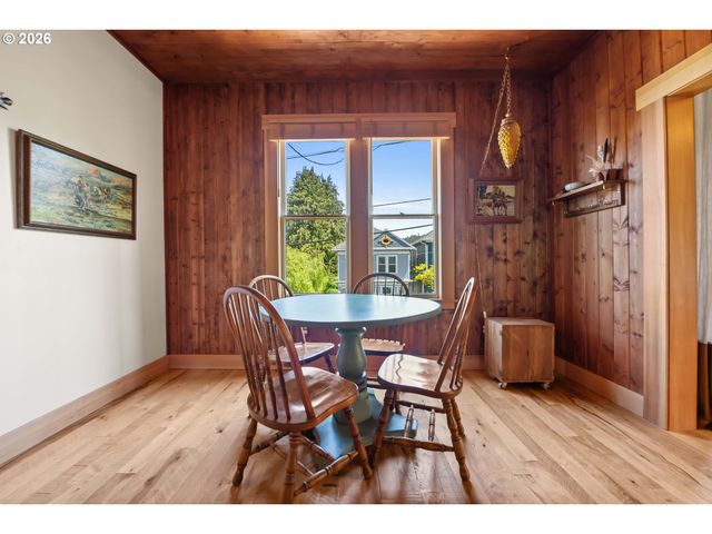 1692 FRANKLIN Ave, Astoria, OR 97103