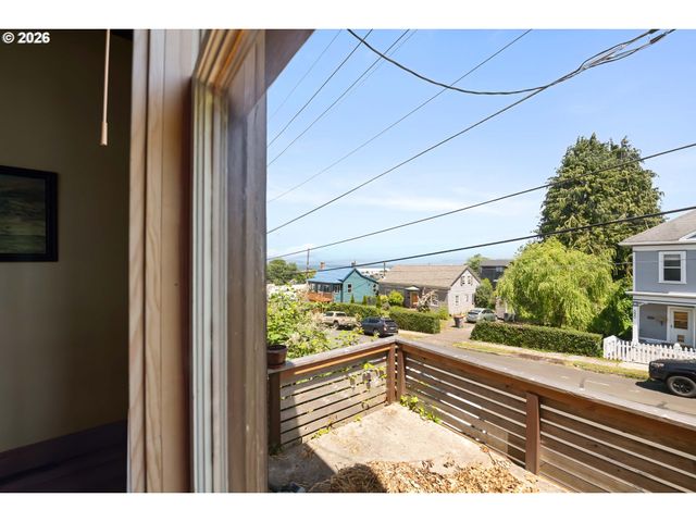 1692 FRANKLIN Ave, Astoria, OR 97103