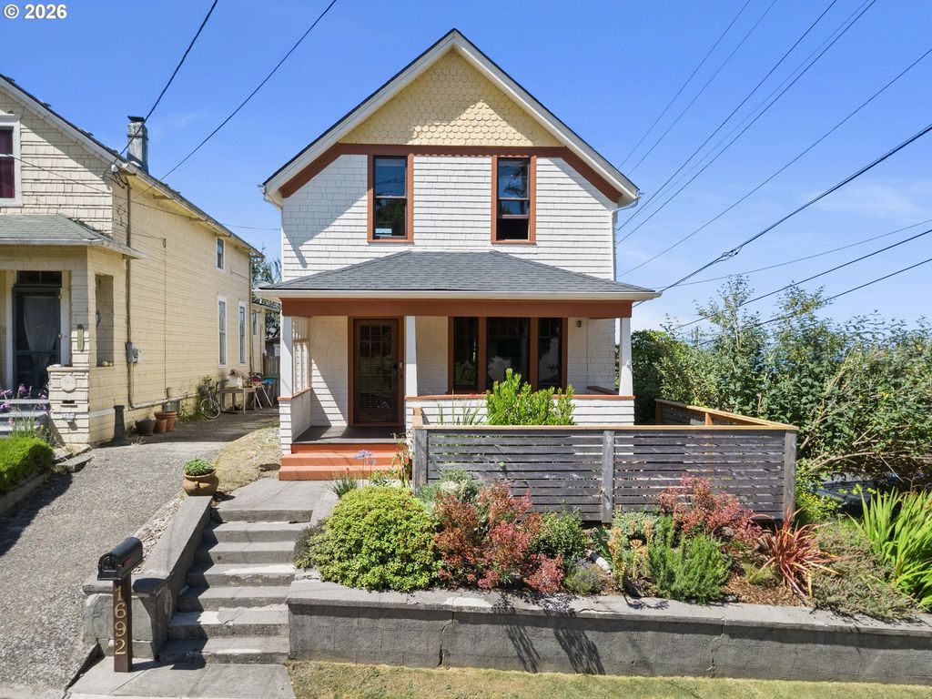 1692 FRANKLIN Ave, Astoria, OR 97103