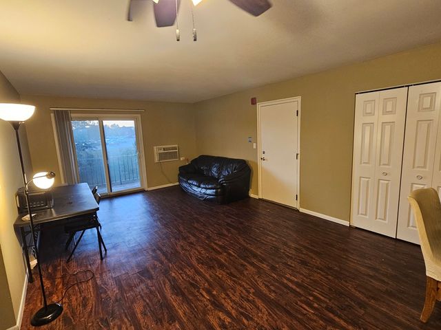 737 Lippert Lane 3S, Glendale Heights, IL 60139