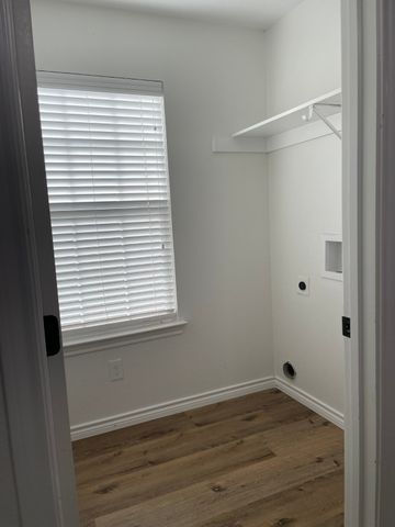 212 Mineral Wells Street, Terrell, TX 75160