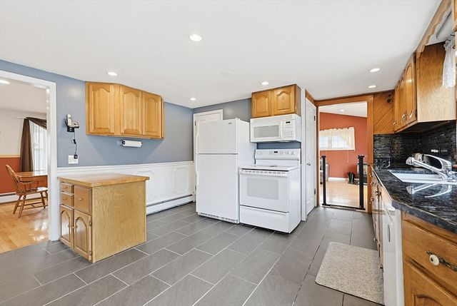 49 Brown St, Attleboro, MA 02703