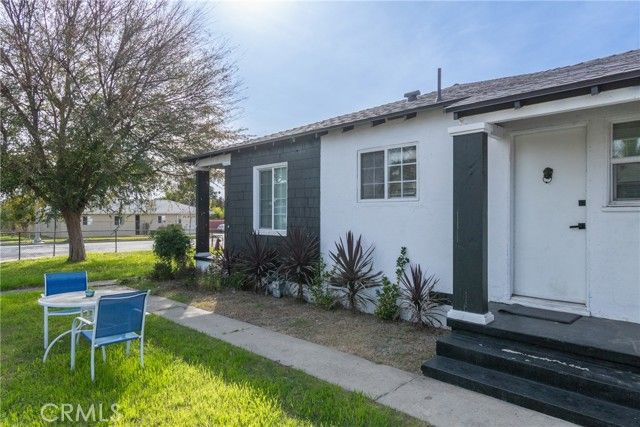 1109 E Olive, Pomona, CA 91766