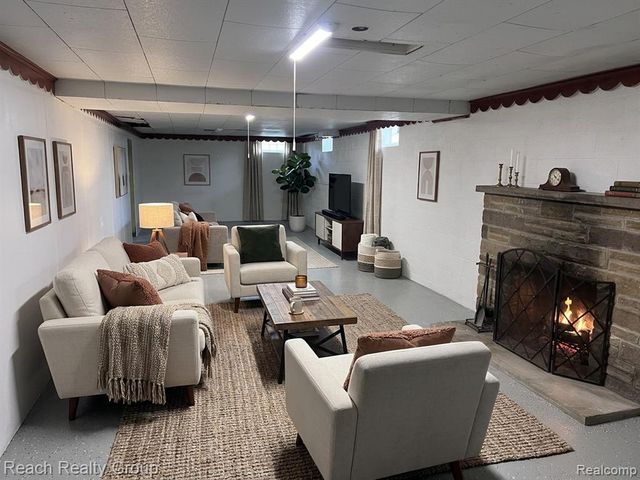 4331 Balfour Road, Detroit, MI 48224