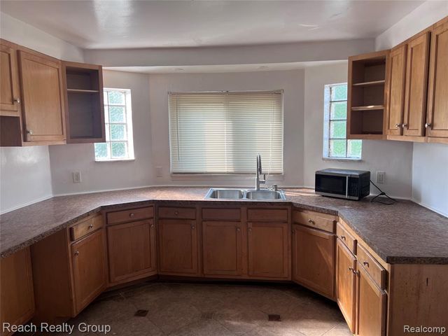 4331 Balfour Road, Detroit, MI 48224