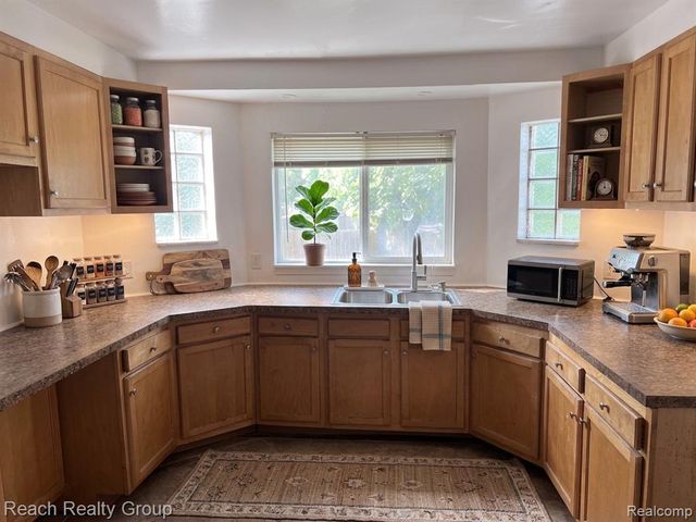 4331 Balfour Road, Detroit, MI 48224