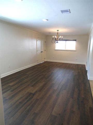 5722 N Braeswood Boulevard, Houston, TX 77096