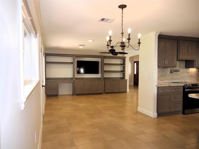 5722 N Braeswood Boulevard, Houston, TX 77096