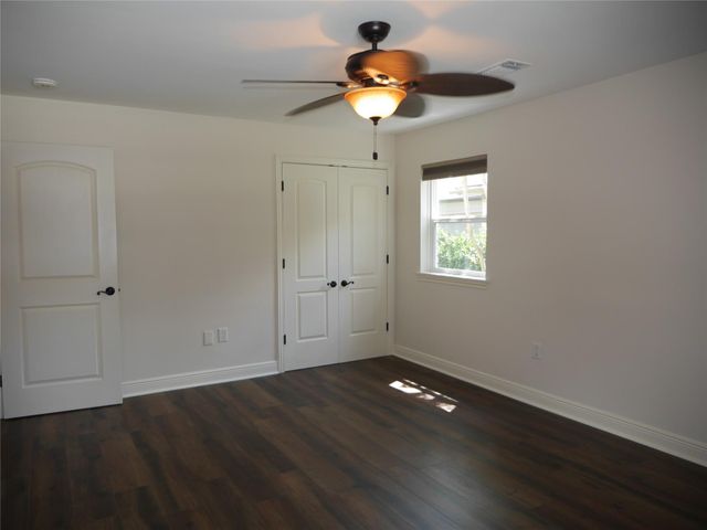 5722 N Braeswood Boulevard, Houston, TX 77096