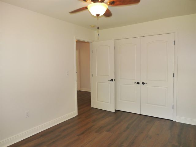 5722 N Braeswood Boulevard, Houston, TX 77096