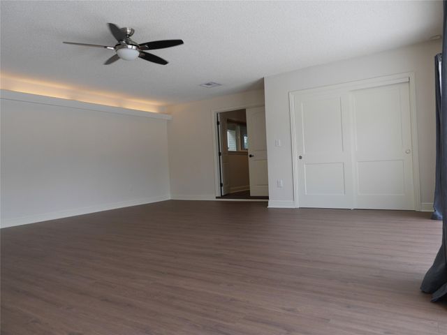 5722 N Braeswood Boulevard, Houston, TX 77096