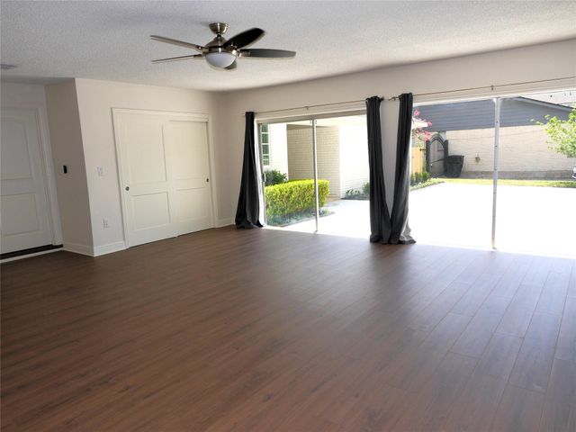 5722 N Braeswood Boulevard, Houston, TX 77096