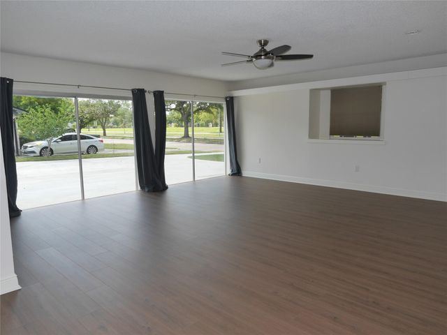 5722 N Braeswood Boulevard, Houston, TX 77096