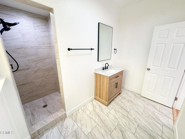 1540 E Wilson Avenue B, Glendale, CA 91205
