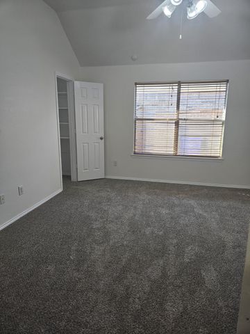 900 Crockett Drive, Lavon, TX 75166