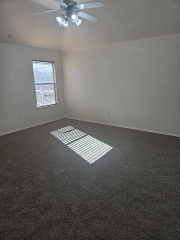 900 Crockett Drive, Lavon, TX 75166