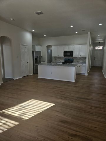 900 Crockett Drive, Lavon, TX 75166