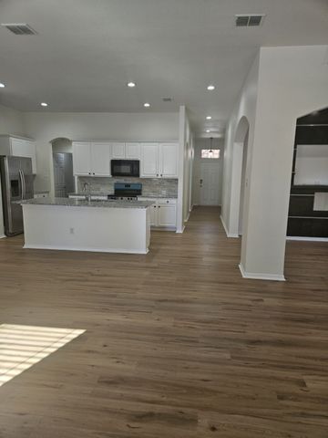 900 Crockett Drive, Lavon, TX 75166