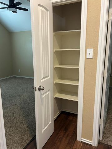 25111 Country Gate Drive, Tomball, TX 77375