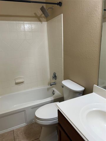 25111 Country Gate Drive, Tomball, TX 77375