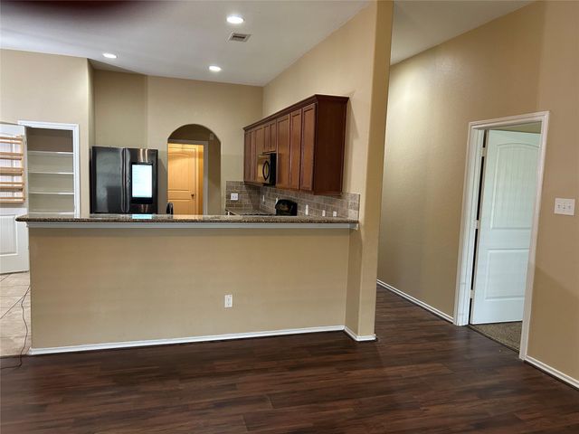 25111 Country Gate Drive, Tomball, TX 77375