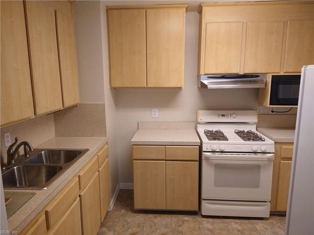 853 Wolcott AVE, Norfolk, VA 23513