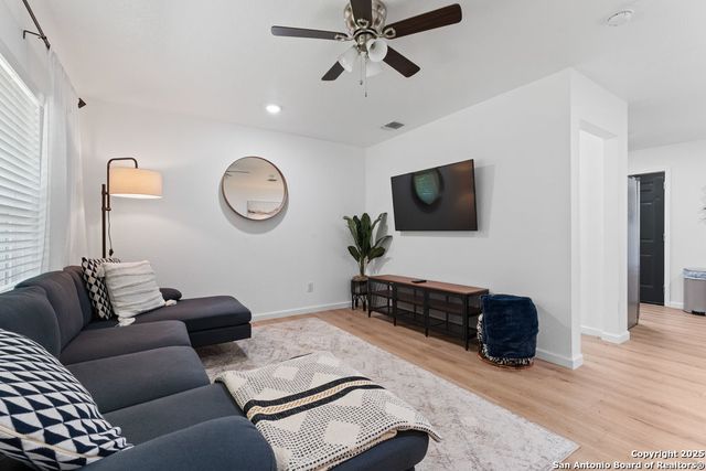 338 TOMROB DR, San Antonio, TX 78220