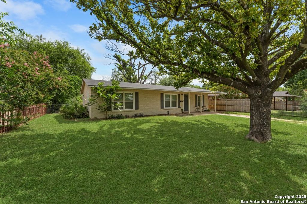 338 TOMROB DR, San Antonio, TX 78220